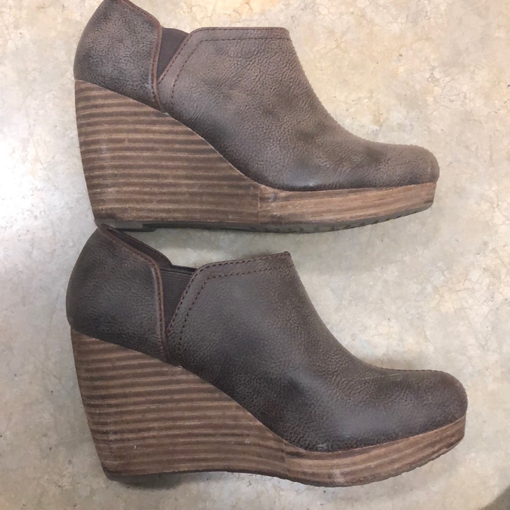 Dr Scholls wedge. Excellent condition. Size 5.5
